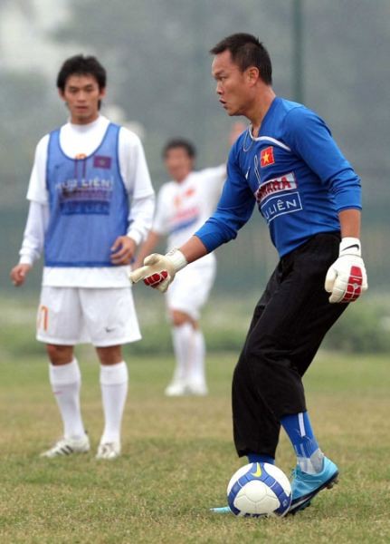 Đến kỳ Asian Cup 2007, dưới thời HLV Alfred Riedl, Hồng Sơn mới thực sự tỏa sáng. Anh là người hùng với những cú cản phá ngoạn mục để đưa ĐTVN vào chơi ở Tứ kết.